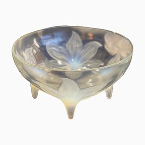 Schale aus Opalglas von René Lalique