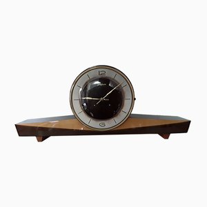 Horloge de Table Mid-Century en Placage de Noyer Foncé et Placage de Bouleau Clair avec Pieds en Merisier de Junghans, 1950s