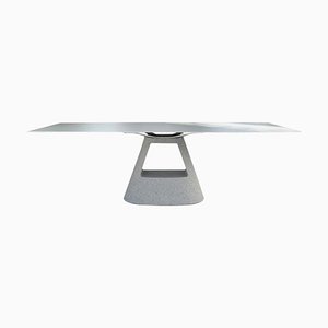 Table B Contemporaine par Konstantin Grcic en Pierre pour BD Barcelona