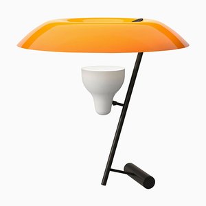 Lampada da tavolo modello 548 in ottone brunito con diffusore arancione di Gino Sarfatti