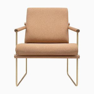 Safari Gp05 Sessel aus mattem Messing mit blassorangenem Stoff von Peter Ghyczy