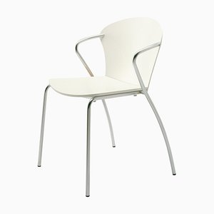 Silla apilable Bessi Eo 5400 en blanco de Erla Sólveig Óskarsdóttir para One Collection