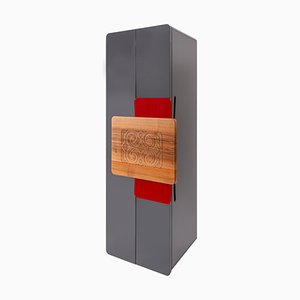 Mueble Ainu Collection de madera lacada y acero con seis cajones de Soshiro, 2020