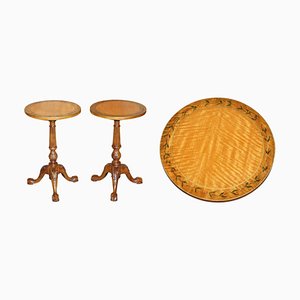 Mesas auxiliares Claw & Ball antiguas de madera satinada. Juego de 2