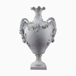 Biskuitporzellan Vase mit Ziegenkopf, 19. Jh.