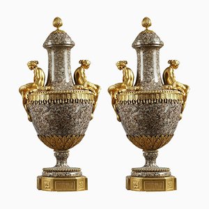 Vases Milieu du 19ème Siècle en Granit de l'Oural et Bronze Doré, Set de 2