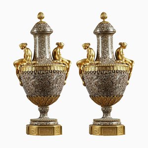 Vasi della metà del XIX secolo in granito Ural e bronzo dorato, set di 2