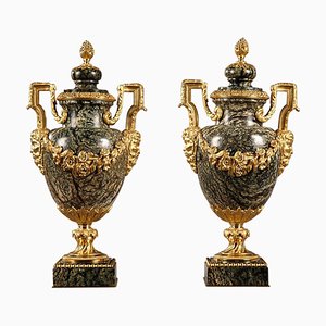 Jarrones de mármol y bronce dorado, siglo XIX. Juego de 2