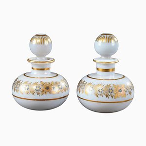 Frasco de perfume de cristal opalino, siglo XIX de Jean-Baptiste Desvignes. Juego de 2