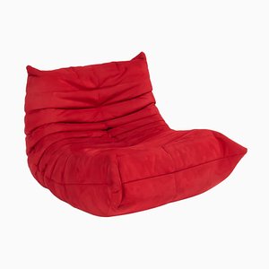 Poltrona Togo rossa di Michel Ducaroy per Ligne Roset