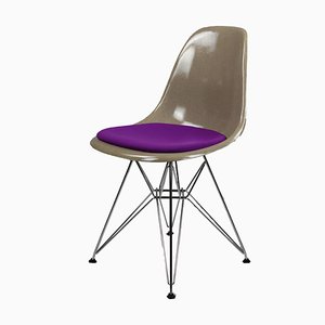 Sedie con struttura in fibra di vetro e basi Eiffel di Charles & Ray Eames per Herman Miller, set di 6
