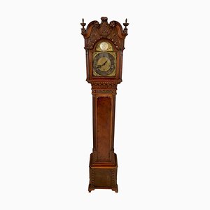 Reloj de abuela de caoba tallada al estilo de Chippendale