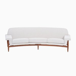 Großes weißes Mid-Century Sofa von Johannes Andersen für Trensum