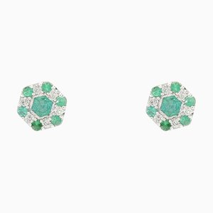 Orecchini moderni con diamanti color smeraldo, oro bianco a 18 carati