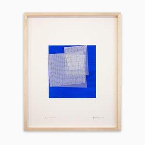 Tom Henderson, Moiré Cobalt Blue, 2019, acrílico sobre papel y malla, enmarcado