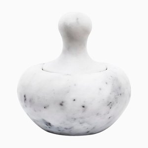 Nussknacker Stößel aus weißem Carrara Marmor