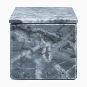 Quadratische graue Marmorbox