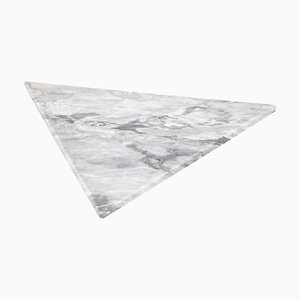 Tagliere triangolare in marmo bianco e vassoio