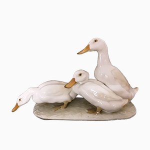 Helmut Diller para Hutschenreuther, Group of Ducks, años 50, Porcelana coloreada