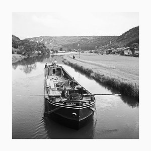 Karl Heinrich Lämmel, barco de carga en el río Altmuehl en Altmuehltal Valley, Alemania, 1937, Fotografía