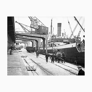 Karl Heinrich Lämmel, Cargo Quay in der Nähe der Brücke am Hafen, Deutschland, 1934, Fotografie