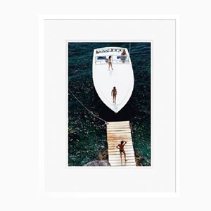 Slim Aarons, Speedboot Landing, Druck auf Papier, gerahmt