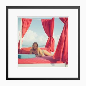 Slim Aarons, Tania Mallet, Stampa su carta, Incorniciato