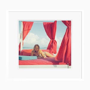 Slim Aarons, Tania Mallet, Stampa su carta, Incorniciato