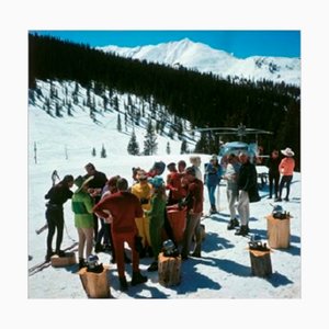 Slim Aarons, Snowmass Picnic, Stampa su carta, Incorniciato