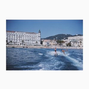 Slim Aarons, Cannes Wassersport, Druck auf Papier, gerahmt