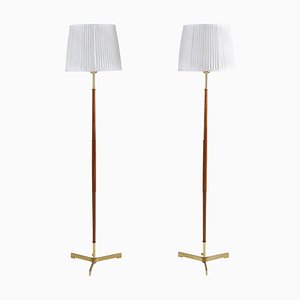 Lampade da terra Mid-Century in ottone e legno, Scandinavia, set di 2