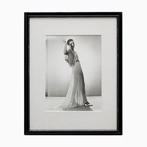 Man Ray, fotografía de una mujer