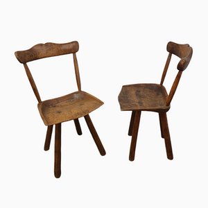 Brutalistische Stühle aus geschnitzter Eiche, 1960er, 2er Set