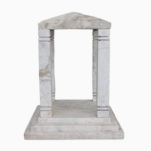Curiosità da tempio antico in marmo, Francia