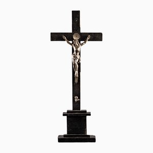 Cruz con Jesucristo, Metal y Madera