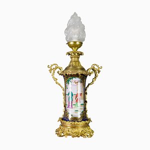 Lámpara de mesa francesa estilo chinoiserie grande de bronce dorado y porcelana pintada a mano