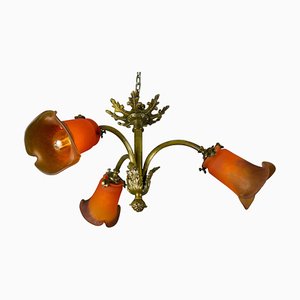 Neoklassizistischer Kronleuchter aus Bronze und rotem Pâte De Verre Glas mit drei Leuchten