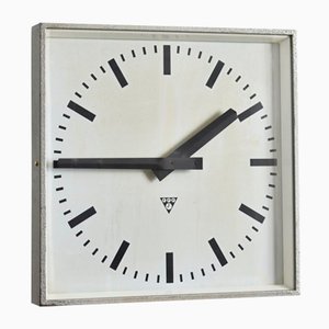 Große quadratische Vintage Wanduhr von Pragotron