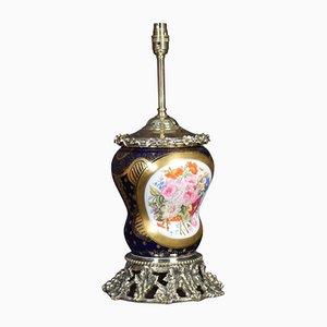 Lámpara de mesa francesa estilo Sevres montada en ormolu