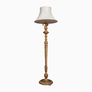 Lámpara estándar de madera dorada tallada