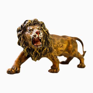 Kleiner Löwe aus Bronze von Franz Bergmann