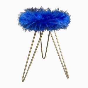 Poggiapiedi peloso in ottone blu con gambe a graffetta, anni '60