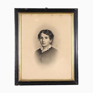 Ritratto di giovane donna, 1888, carbone su carta, Incorniciato