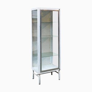 Italienische Mid-Century Vitrine aus Metall mit Drei Ablagen, 1950er