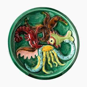 Plato de cerámica que representa la vida marina de Cerenne Vallauris, France, mediados de los años 50
