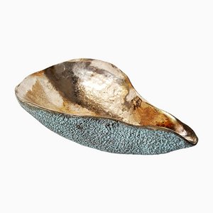 Handgegossener OYSTER Briefbeschwerer / Massive Bronze / Türkisfarbene Patina von Sarah-Linda Forrer