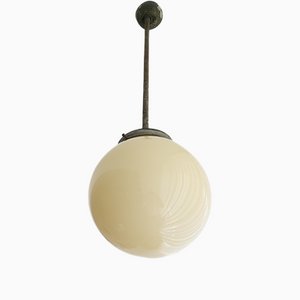 Lampada Art Déco in vetro opalino beige, anni '40