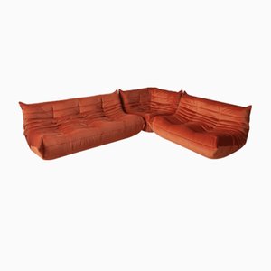 Sofá esquinero Togo de terciopelo naranja en ámbar de Michel Ducaroy para Ligne Roset. Juego de 3