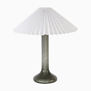 Skandinavische Glas Tischlampe mit Plissiertem Schirm