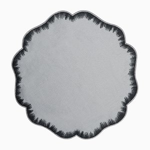 Mantel individual de lino bordado en gris de Los Encajeros